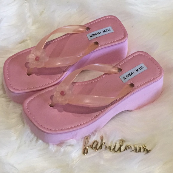 Steve Madden Shoes - Steve Madden pink platform flower sandals